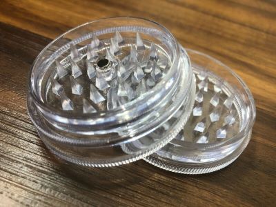 Acrylic 2pc Grinder with Magnet Clear Color